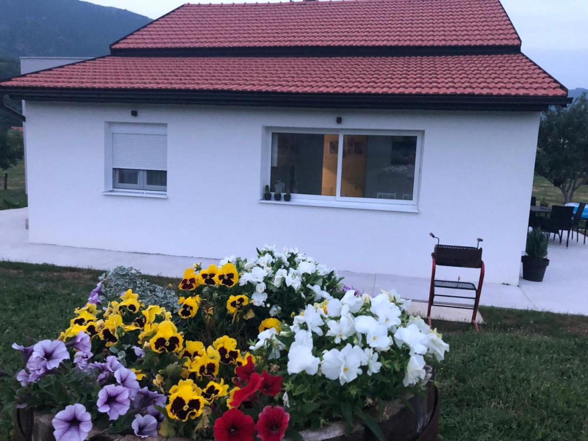 Vikendica Bruse Villa Jaklici Dış mekan fotoğraf